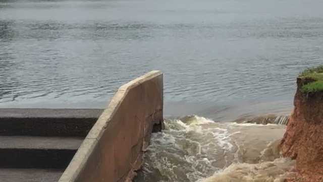Swan Lake dam in Mississippi breaks, repairs underway