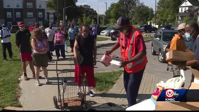 KC church's community food pantry, vaccine clinic breaks its record - Vimarsana News