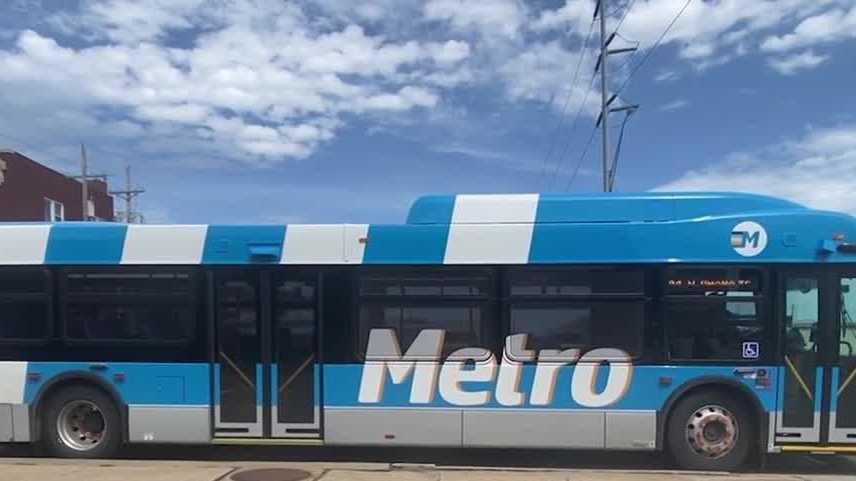 Metro rolls out Omaha's first new bus since 2022