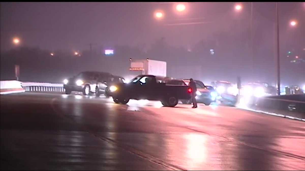 Crews prepare for possibility of winter weather, icy roads