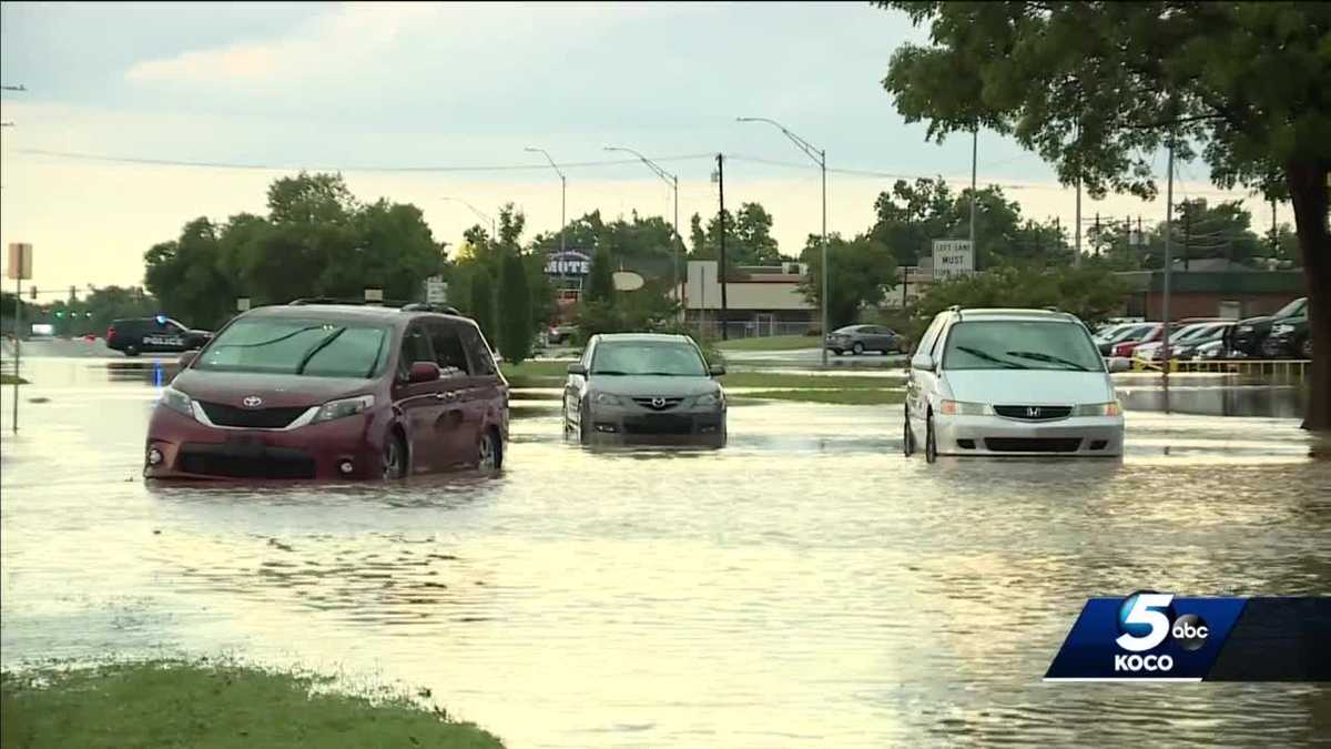 Flooded roadways cause problems for Oklahoma City motorists