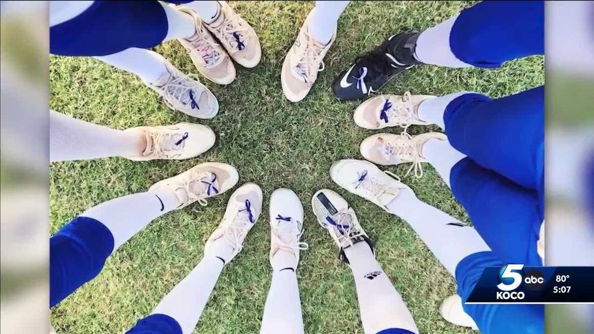Oklahoma teams unite to support Minco softball after bus crash