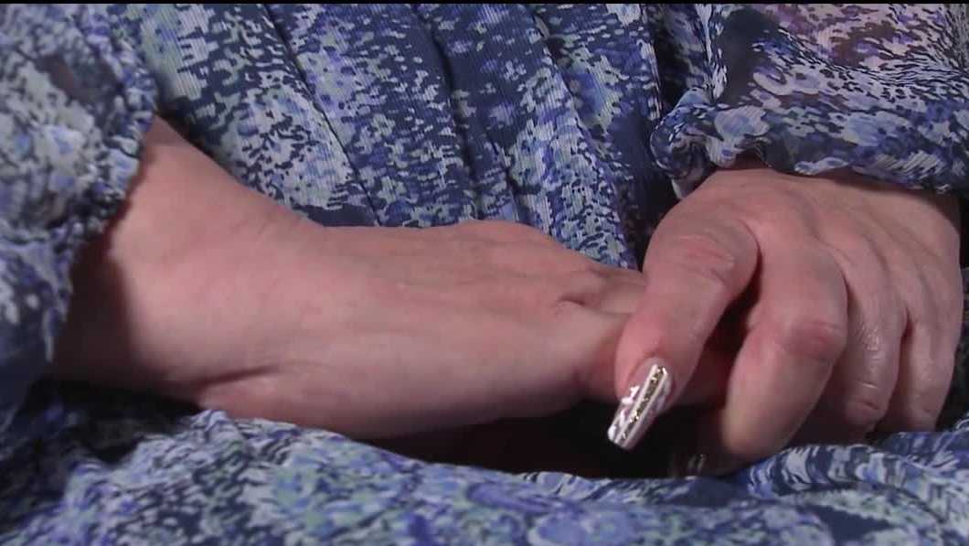 Mom who moved to New Mexico involved about delay in US citizenship