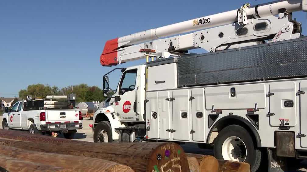 Wisconsin utility workers mobilize for Florida hurricane relief