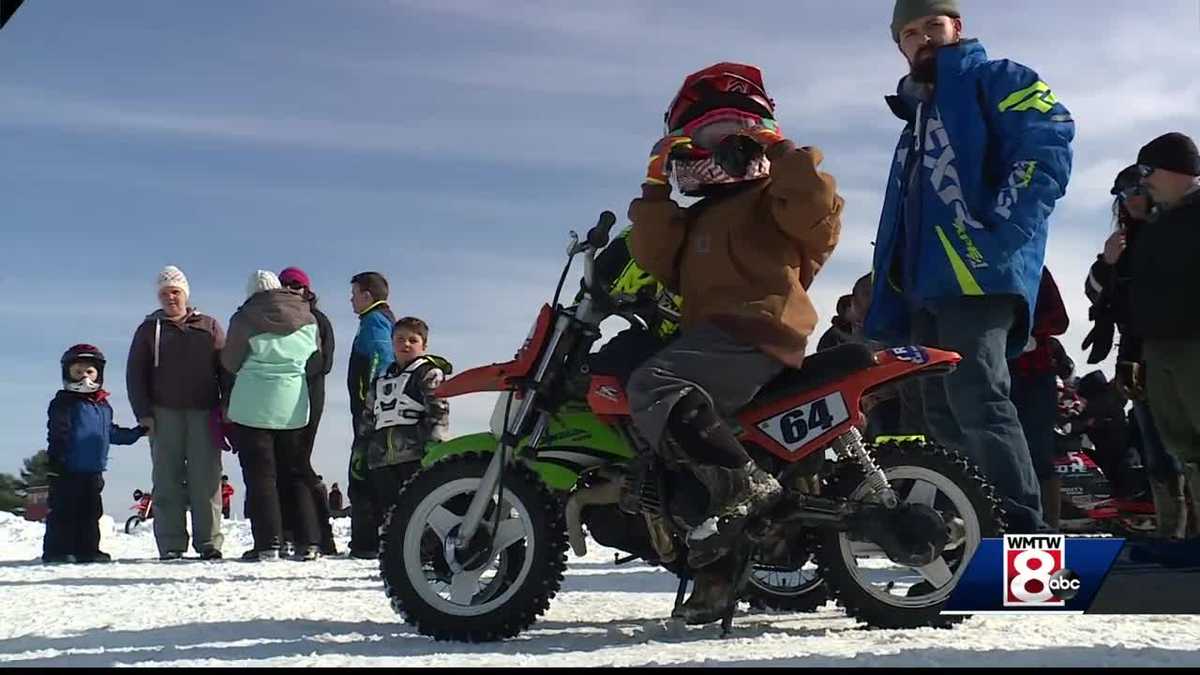 Riders brave cold for winter motocross races in Minot