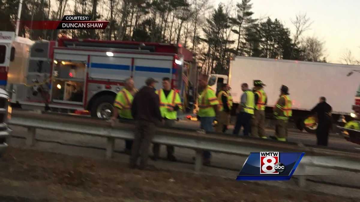 2 killed in crash that closed Maine Turnpike in Wells