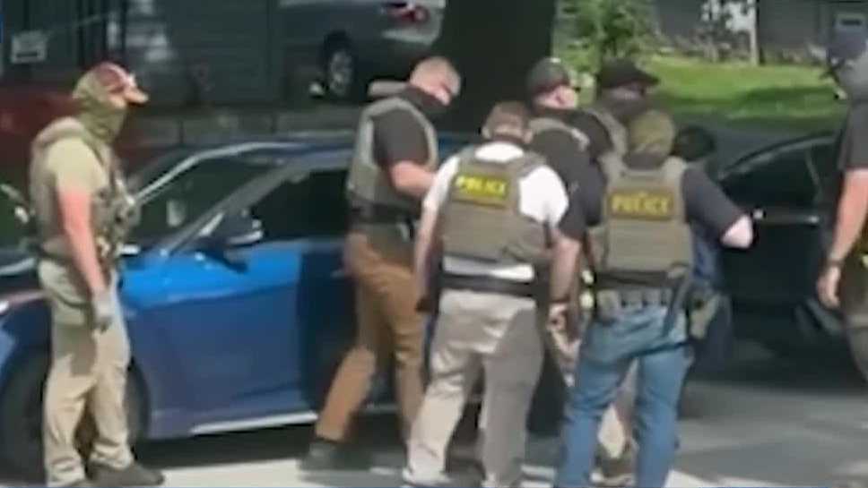 Milwaukee says it will enforce anti-masking ordinance against federal officers, rejecting DOJ