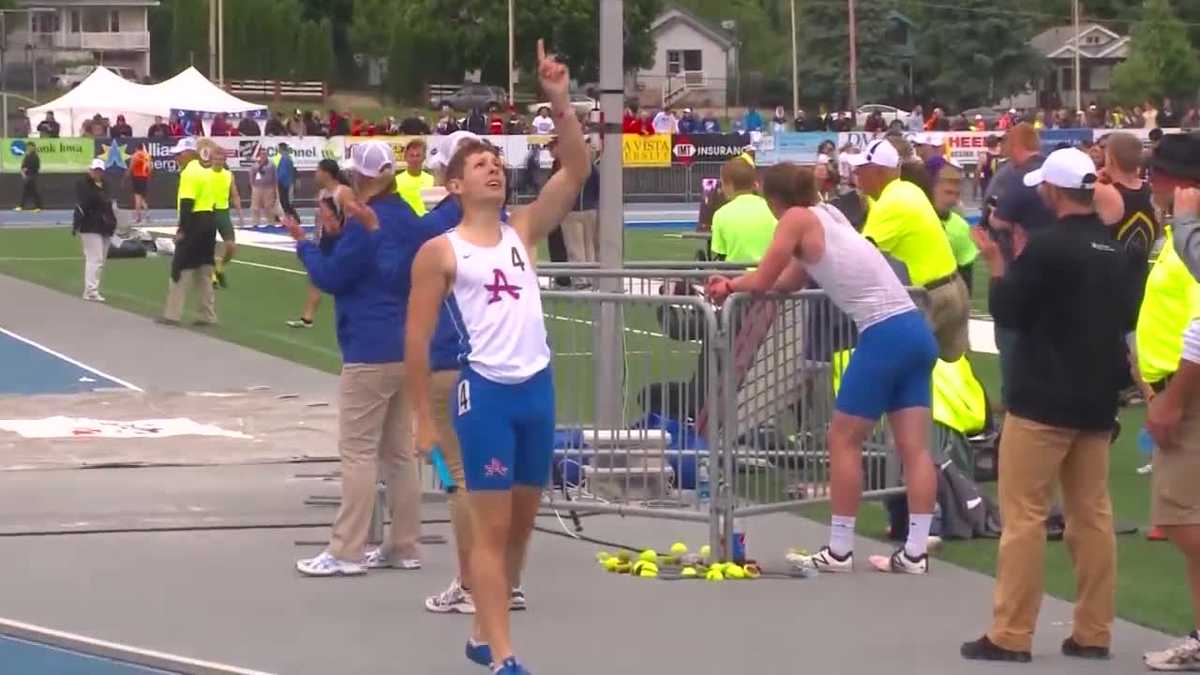 Watch moving moment as state track champ honors late father