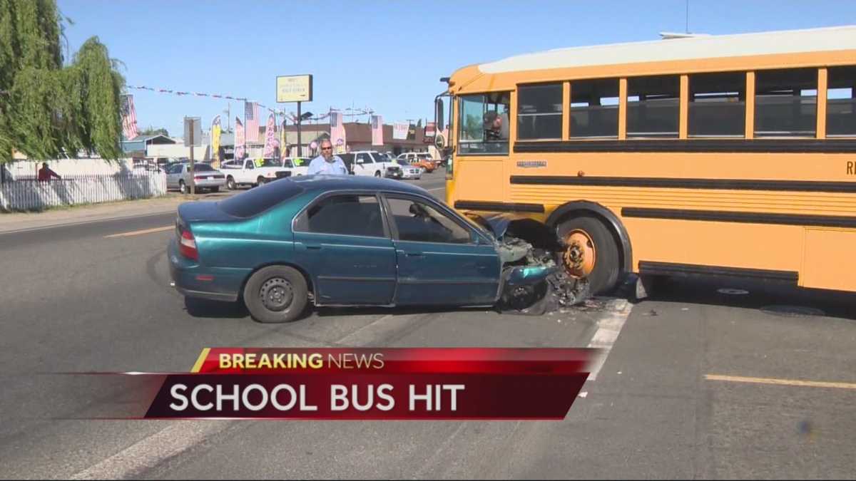 Car collides with school bus in Riverbank