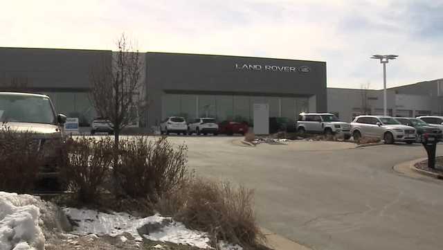 'Organized' luxury car theft ring targets Waukesha dealership, police searching for eight thieves - Vimarsana News