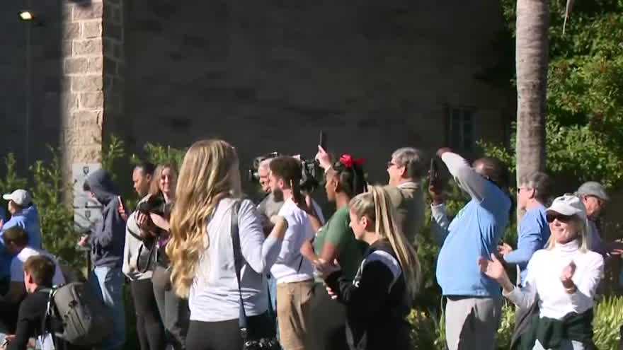 Tulane fans, alumni send off football team to College Football Playoff game against Ole Miss