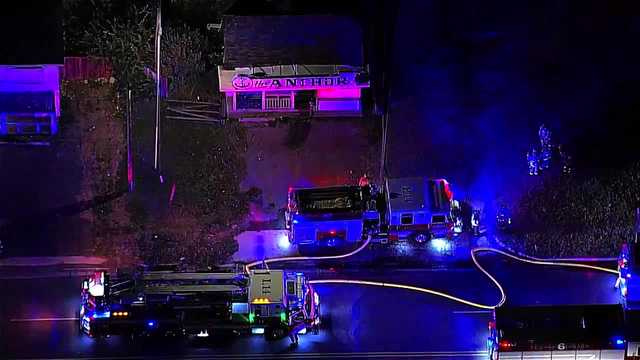 Crews battle commercial fire at bar in northwest Oklahoma City - Vimarsana News