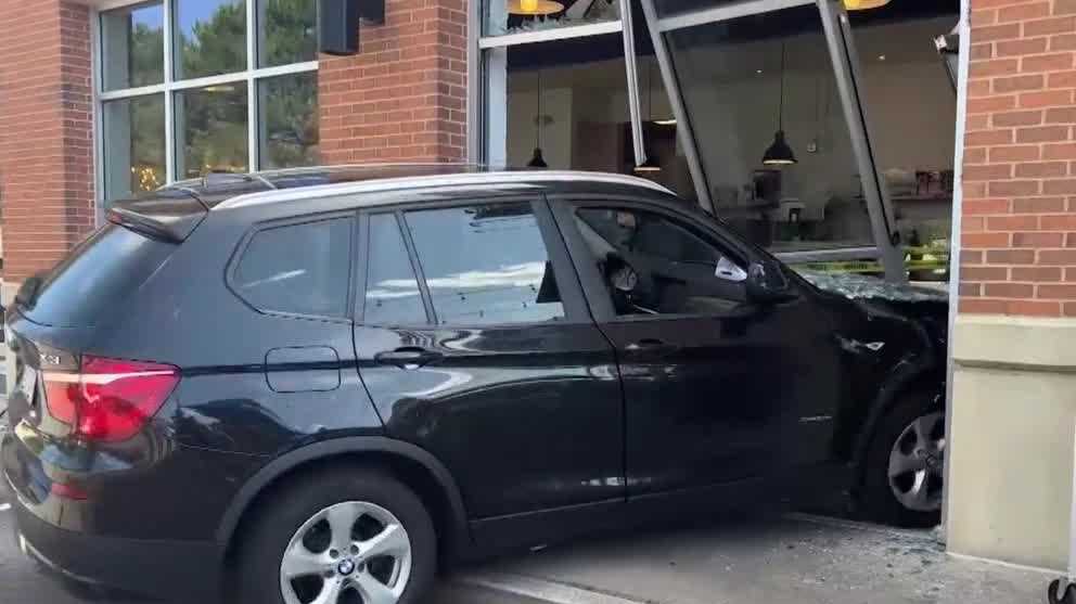 Newton restaurant reopens after SUV crashes into building