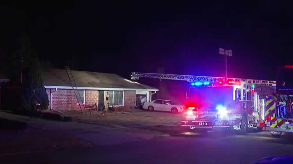 No injuries reported after house fire in West Des Moines