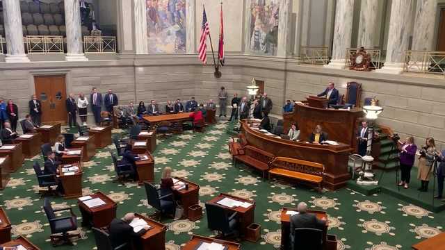 Republican infighting brings business to a halt in Jefferson City - Vimarsana News