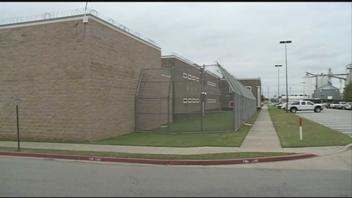 Jail to hire 11 new deputies