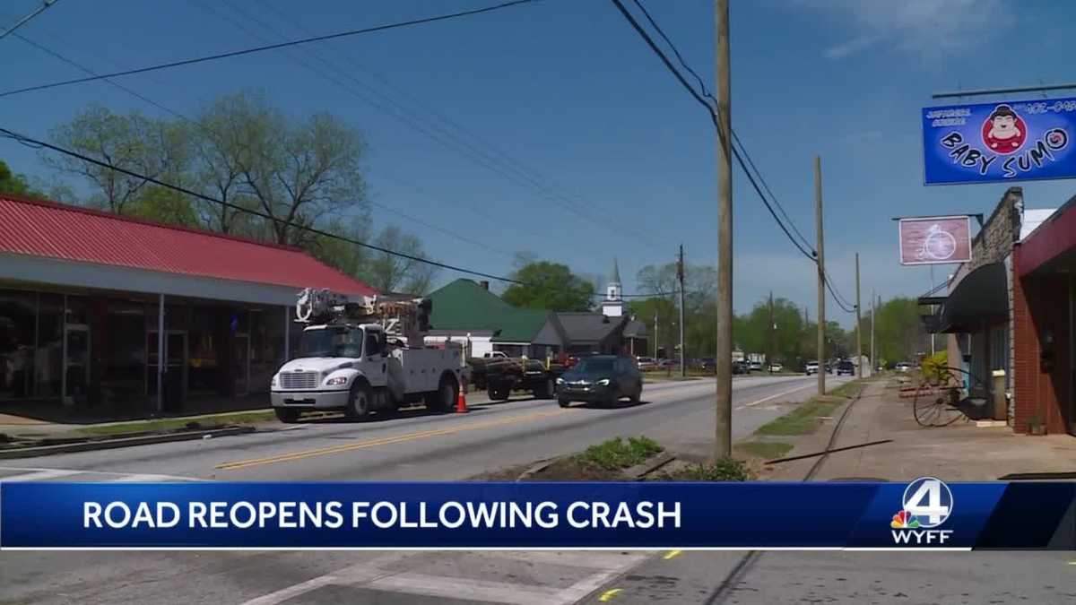 Road reopens following crash in Anderson County, officials says