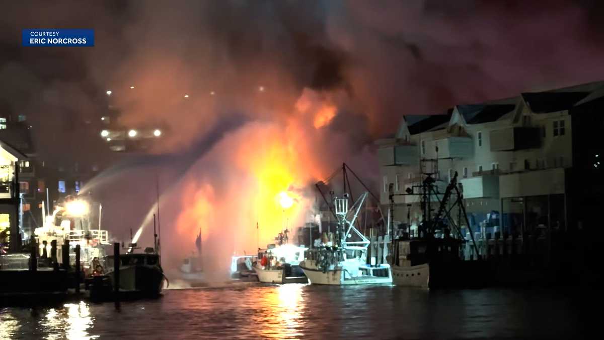 Video shows Portland fireboats battle Custom House Wharf fire