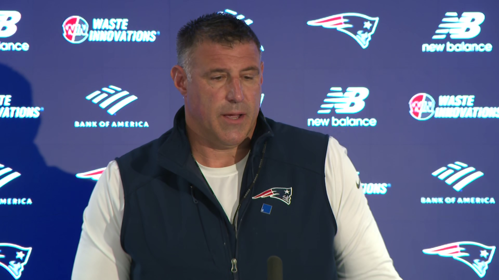 Vrabel asked about work-family balance as Patriots begin voluntary workouts