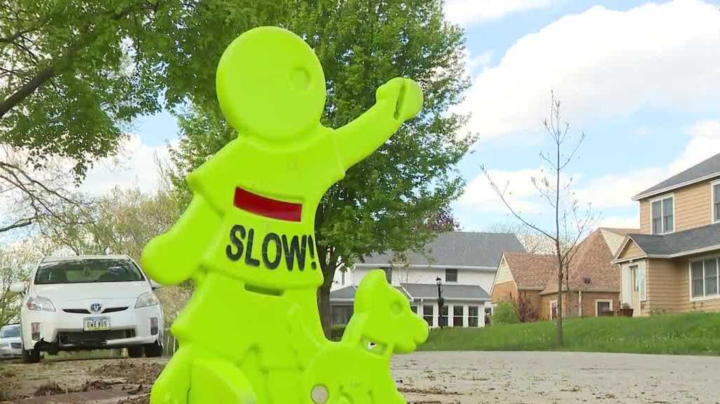 After pedestrian death, Ames neighbors push for safety review along Lincoln Way