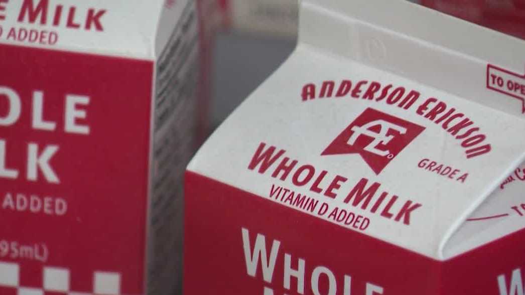 Iowa dairy farmers could see boost from new whole milk law