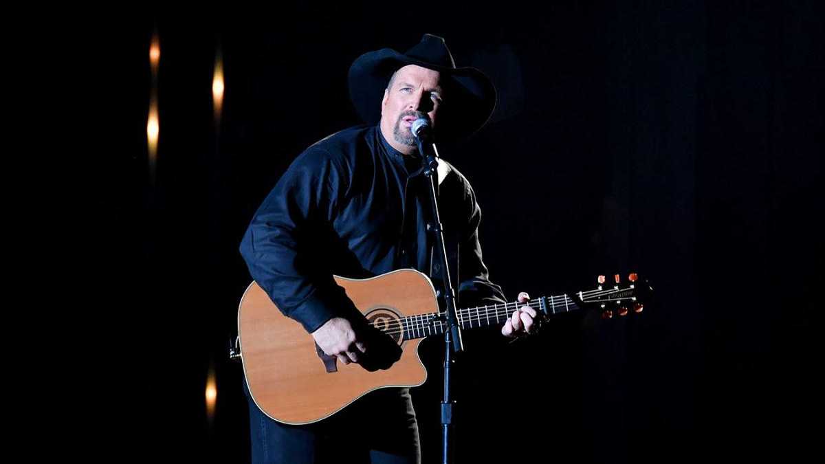 Garth Brooks Concert Pittsburgh Bag Policy