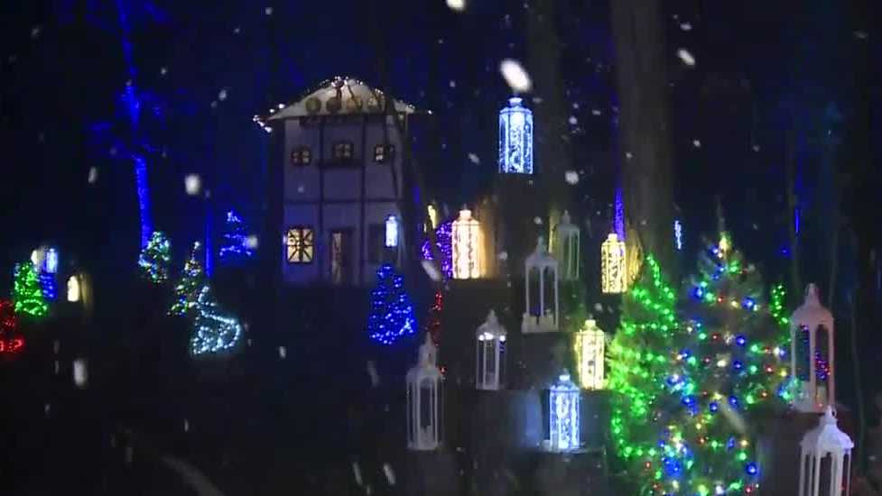 Millions of Christmas lights illuminate Iroquois Park at new holiday event Millions of Christmas lights illuminate Iroquois Park at new holiday event