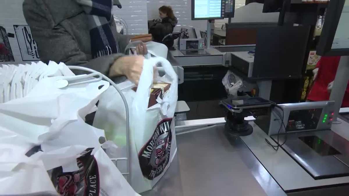 New law bans plastic bags in New York