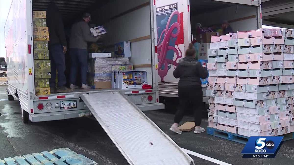Oklahoma City funeral homes bring holiday joy with toy giveaway