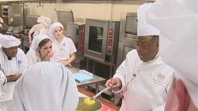 Culinary students learn tricks of trade from pro chefs