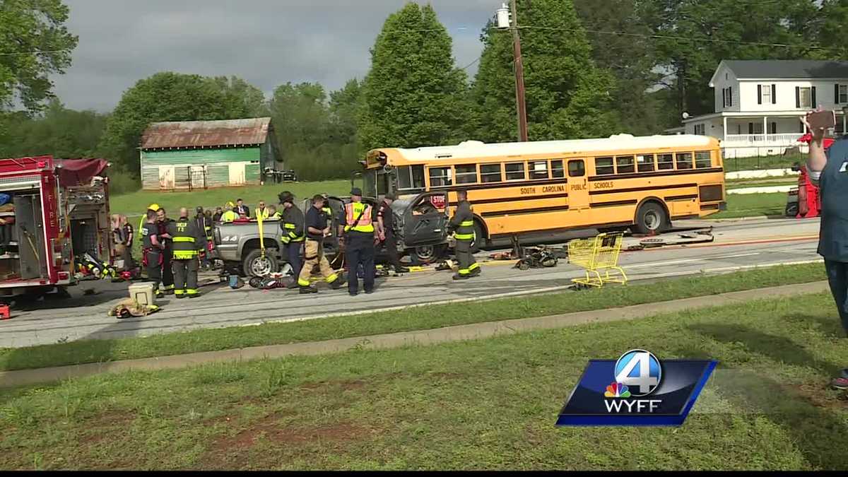 4 students, truck driver injured in head-on crash involving Greenville ...