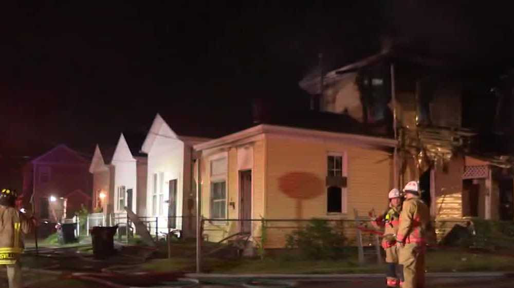 Crews battle vacant house fire in Portland neighborhood
