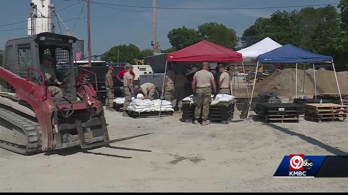 Fight on to save homes in Hardin from floodwaters