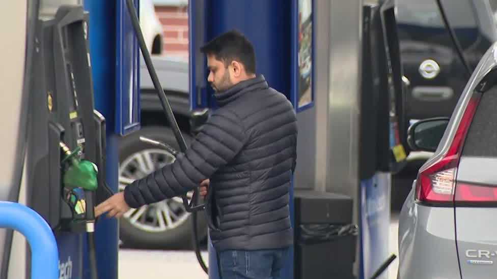 Security lines, gas prices causing headache for spring break travelers