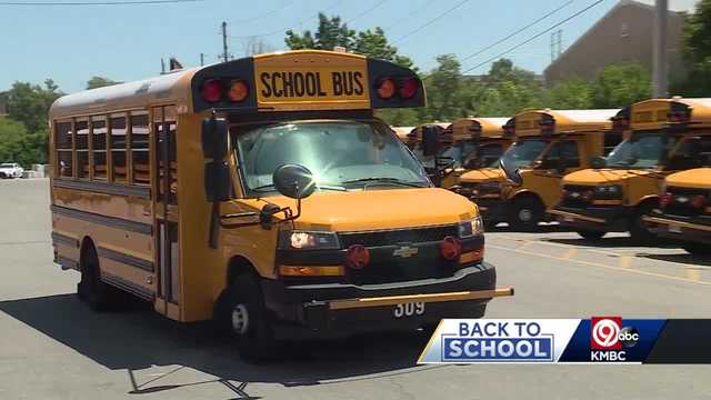 School bus companies offer incentives to combat driver shortage in Kansas City metro - Vimarsana News