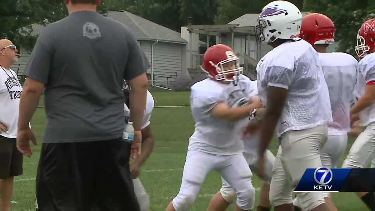 Heading in the right direction: Dave Rimington hosts football camp