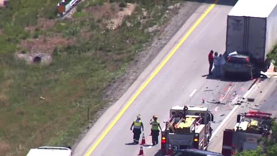 Louisville man killed in crash on I-71 in Henry County