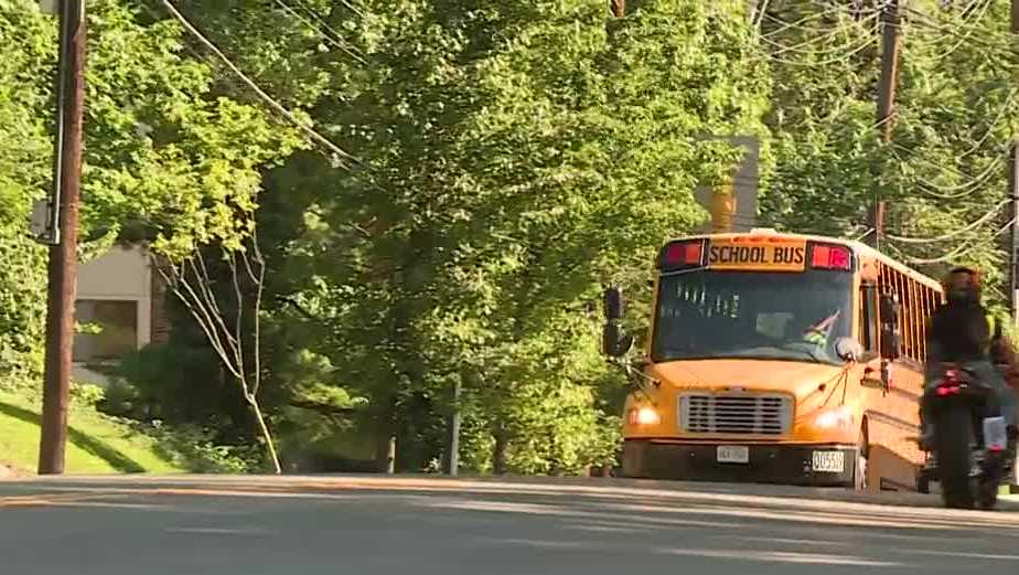 School bus shortage leaves hundreds of Cincinnati students stranded