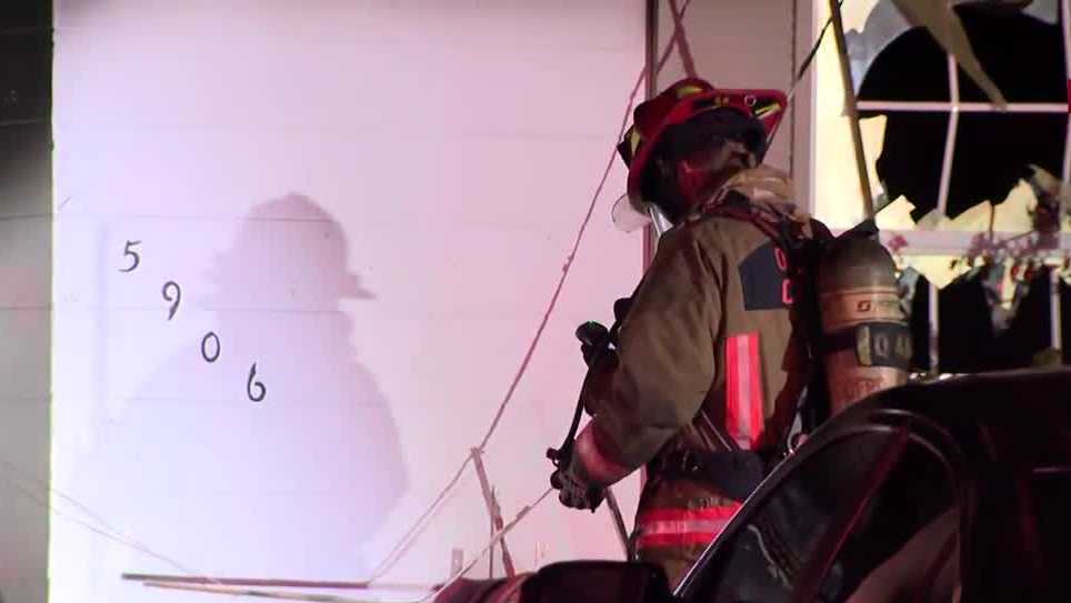 Firefighters respond to early morning house fire in Pine Hills