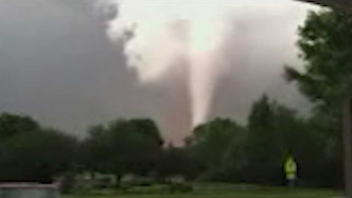 Iowan watches tornado roll through Belmond