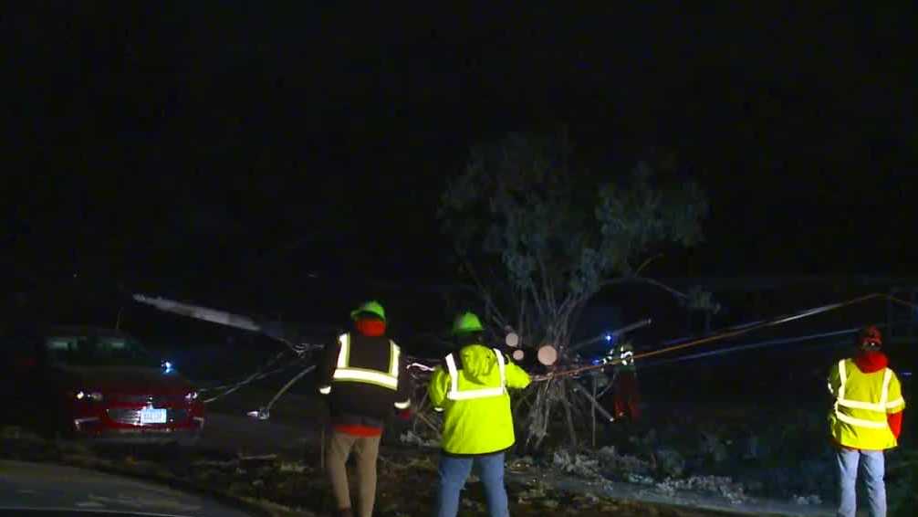 Iowa schools cancel or delay classes due to storm damage
