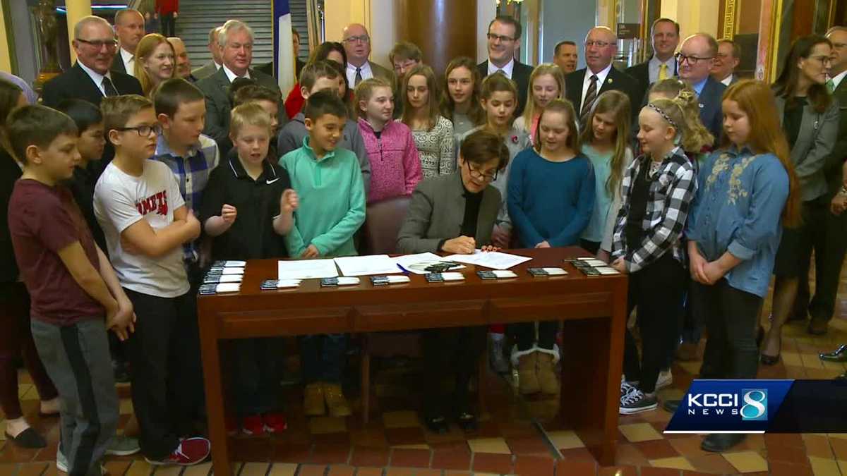 Iowa education bill brings 3.3 billion in state funding