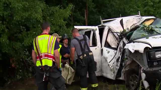 Manchester, New Hampshire highway crash: 3 hurt - Vimarsana News