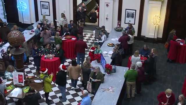 Merry Madness inspires hundreds of Portland shoppers to buy local during the holidays - Vimarsana News