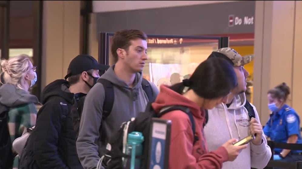 Mask mandate over Pittsburgh airport travelers react to change