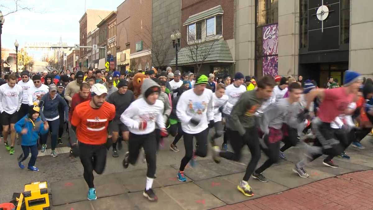 Gobble, gobble! Thanksgiving runners fill Greensburg streets for annual