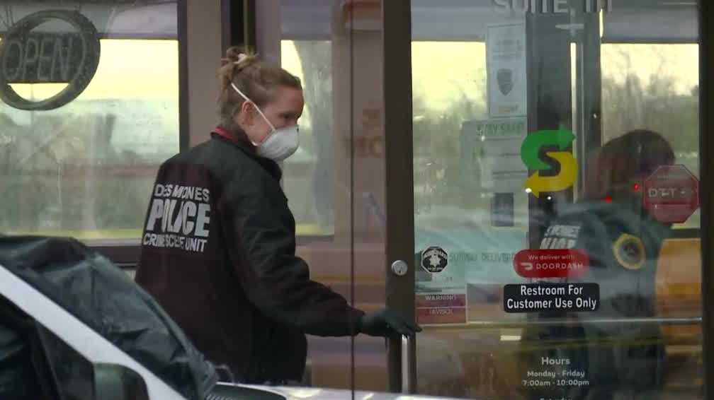 Teen charged with attempted murder in Subway employee stabbing - KCCI