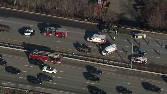 Two vehicles roll over, person trapped in serious crash on I-93 - Vimarsana News