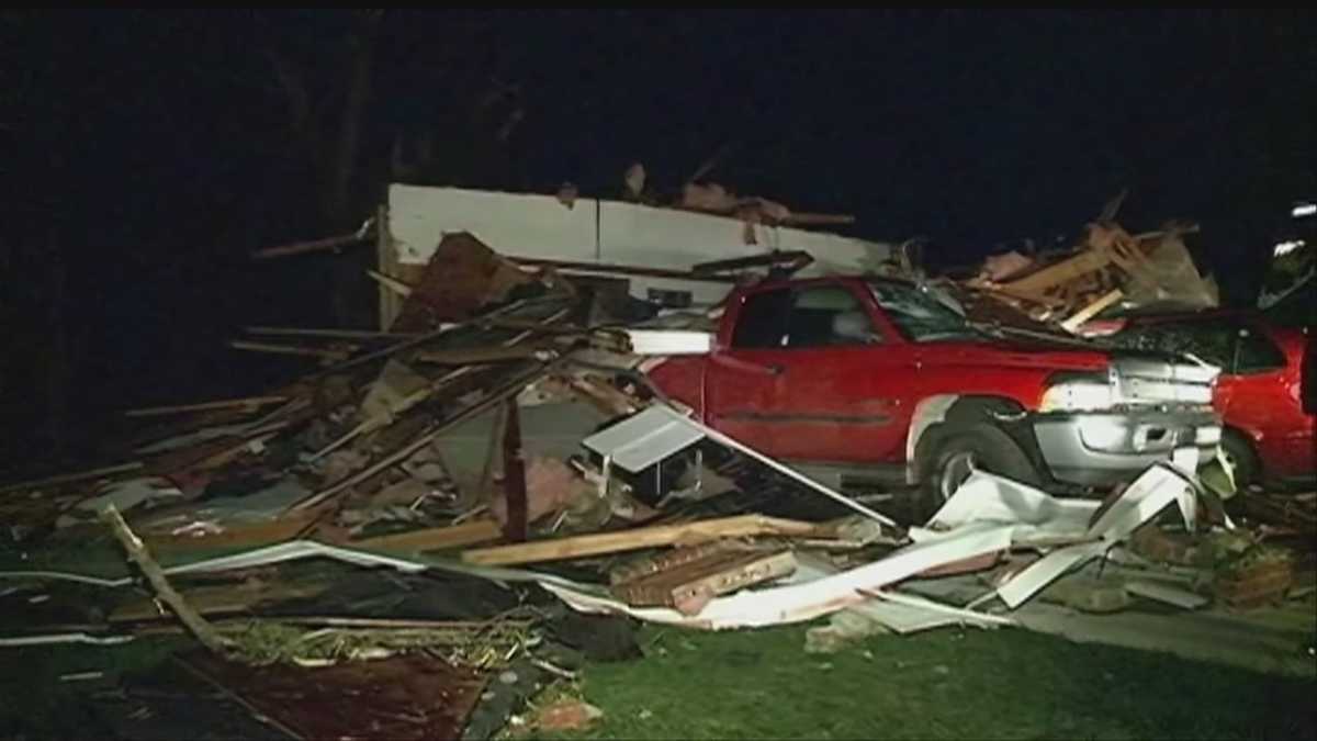 Residents assess devastation after tornado rips through Wayne
