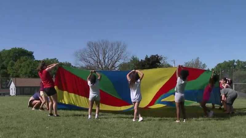 'Great celebration of the year': Des Moines Public Schools hold last day before summer